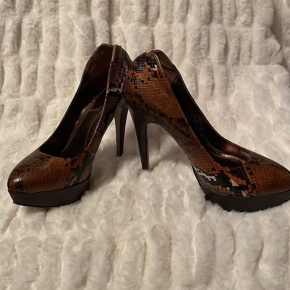 Ladies platform 5” heels - Picture 2 of 4